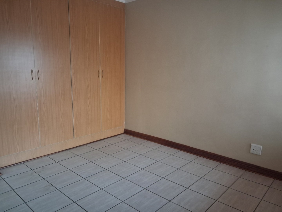 To Let 3 Bedroom Property for Rent in Pentagon Park Free State